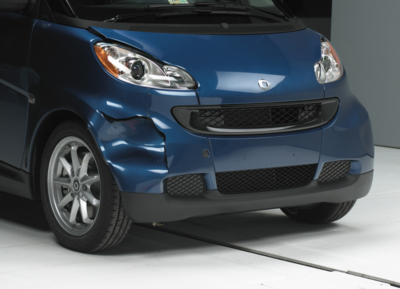 Illustration for article titled IIHS: Small Cars Are Big On Damage In Low-Speed Collisions